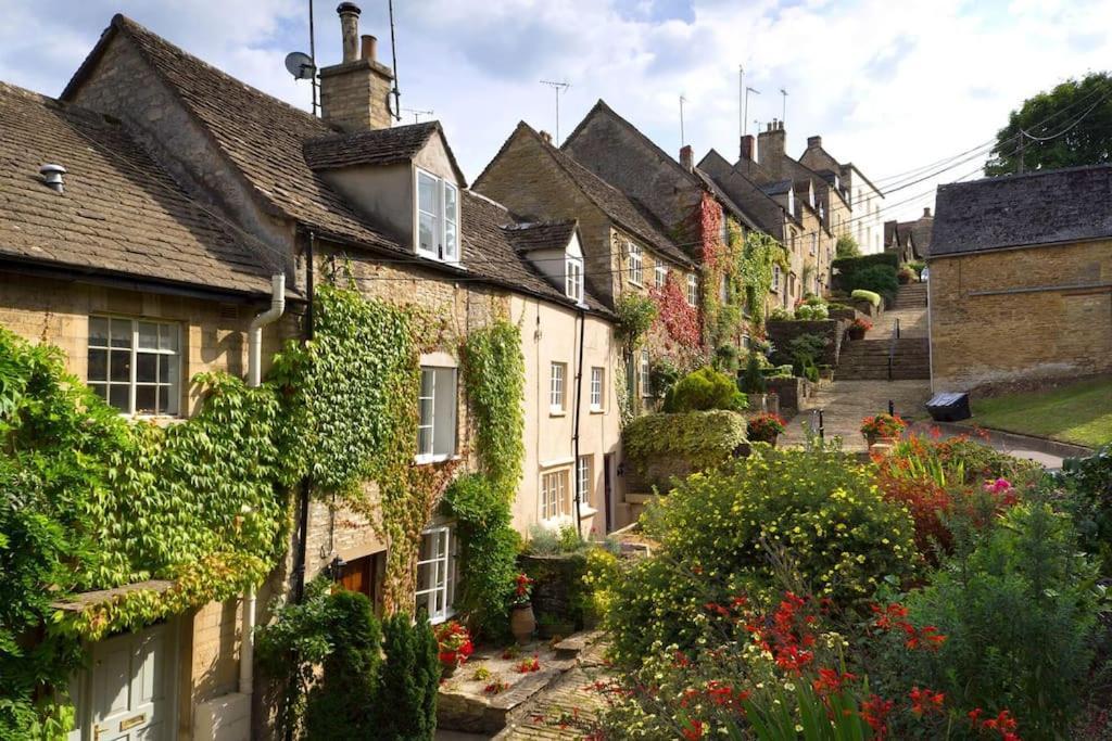 Cotswold Manor House - Country House Retreat With Hot Tub, Ideal For Large Groups Petty France Екстер'єр фото