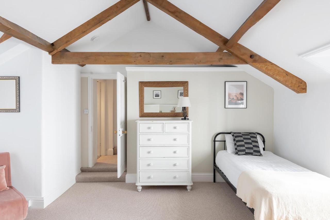 Cotswold Manor House - Country House Retreat With Hot Tub, Ideal For Large Groups Petty France Екстер'єр фото
