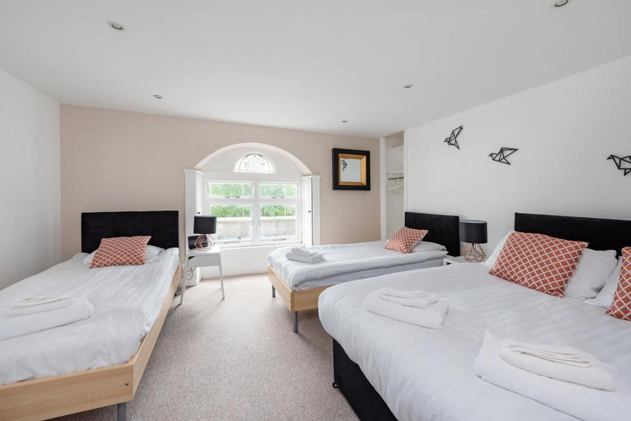 Cotswold Manor House - Country House Retreat With Hot Tub, Ideal For Large Groups Petty France Екстер'єр фото