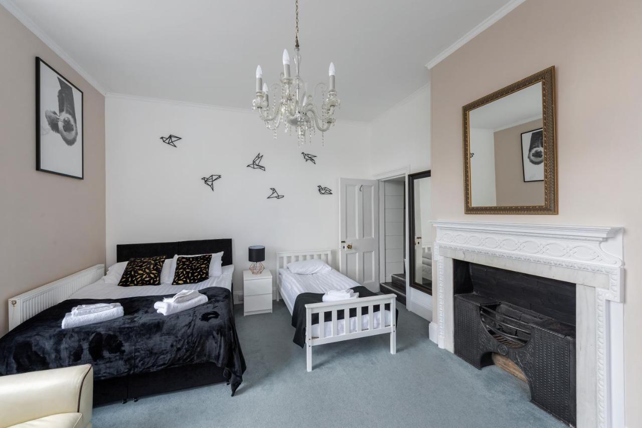Cotswold Manor House - Country House Retreat With Hot Tub, Ideal For Large Groups Petty France Екстер'єр фото